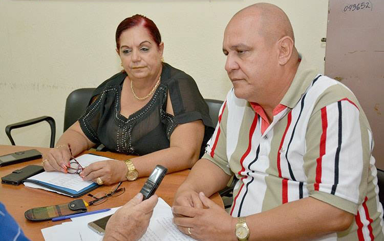 Licenciada Arelys Tejeda y doctor Arnaldo Meneses.