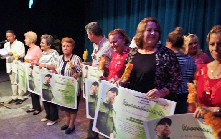 Homenaje a fundadores del Programa del Médico y la Enfermera de la Familia en Villa Clara.