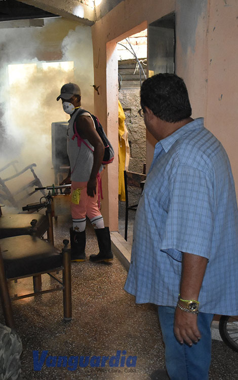 Fumigación contra el mosquito Aedes Aegypti. en Santa Clara. Fumigación contra el mosquito Aedes Aegypti.