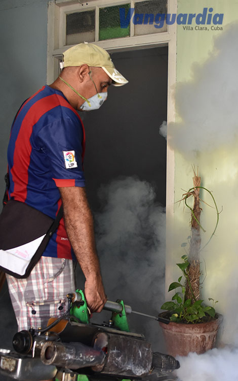 Fumigación contra el mosquito Aedes Aegypti. en Santa Clara. Fumigación contra el mosquito Aedes Aegypti.