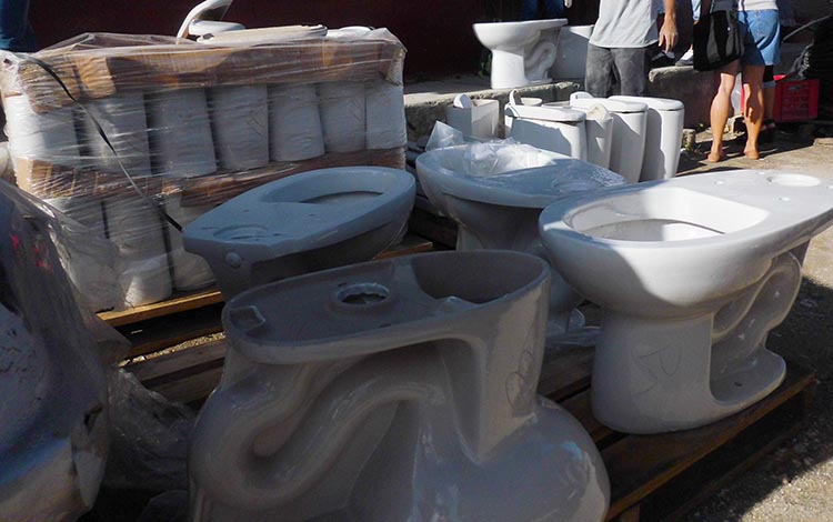 Juegos de muebles sanitarios en la tienda El Constructor