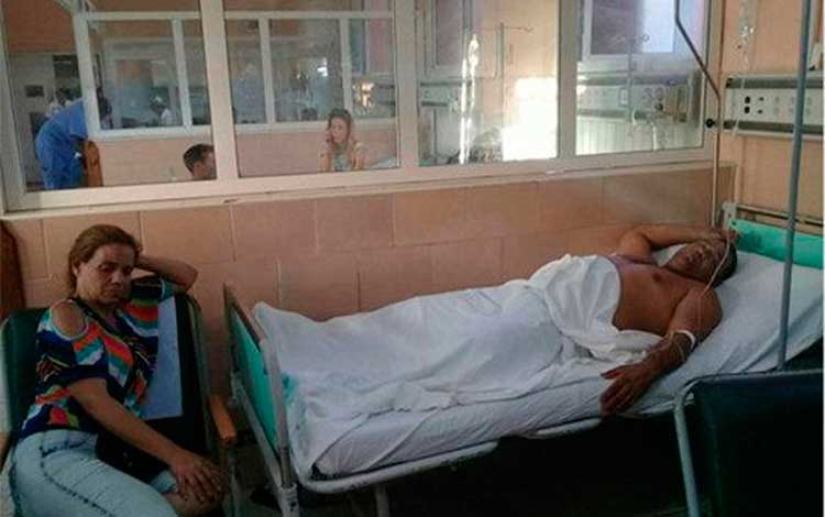 Víctima del accidente de tránsito hospitalizada Víctima del accidente de tránsito hospitalizada