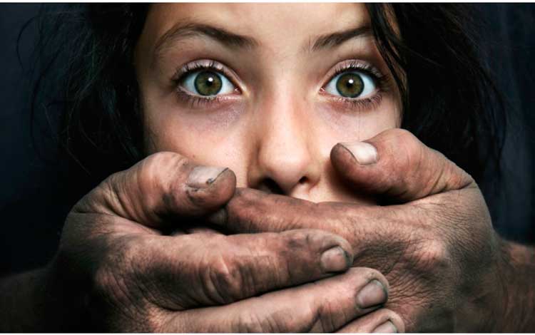 Niña asustada Niña asustada