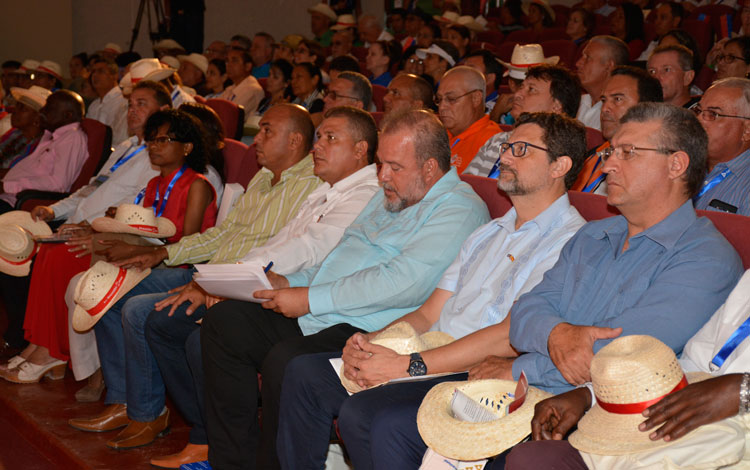 Presidencia de la presentación de Sagua la Grande como destino turístico. Presidencia de la presentación de Sagua la Grande como destino turístico.