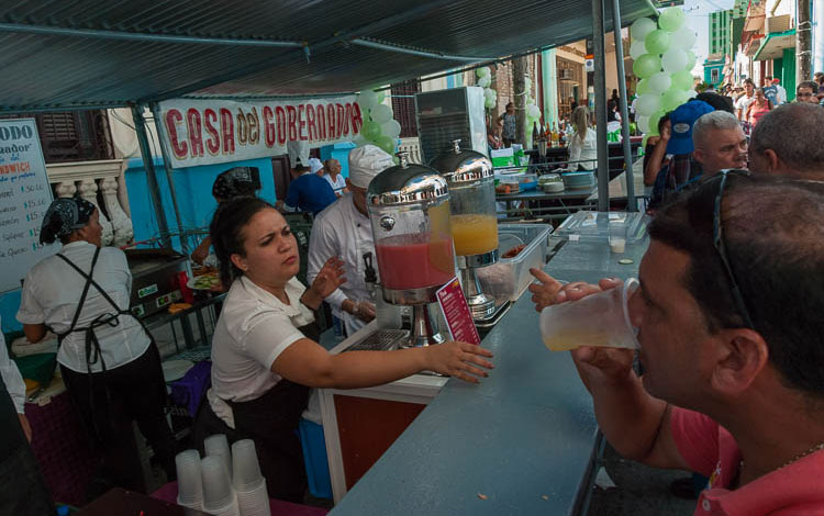 Ofertas gastronómicas en Fiesta del Gran Público en Santa Clara. Ofertas gastronómicas en Fiesta del Gran Público en Santa Clara.