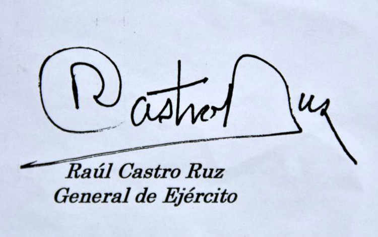 Firma de Raúl Castro Ruz