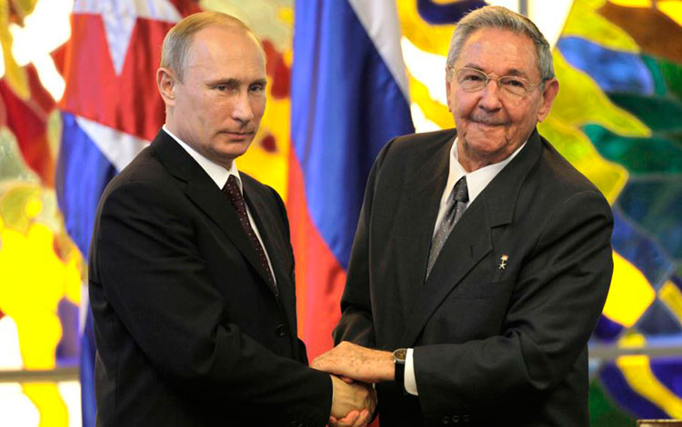 Vladimir Putin y Raúl Castro, durante visita del presidente ruso a Cuba, en julio de 2014.