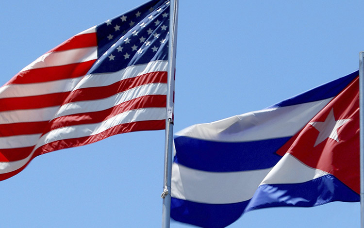 Banderas de Cuba y Estados Unidos