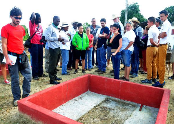 Especialistas en agroecologí­a recorren Villa Clara.