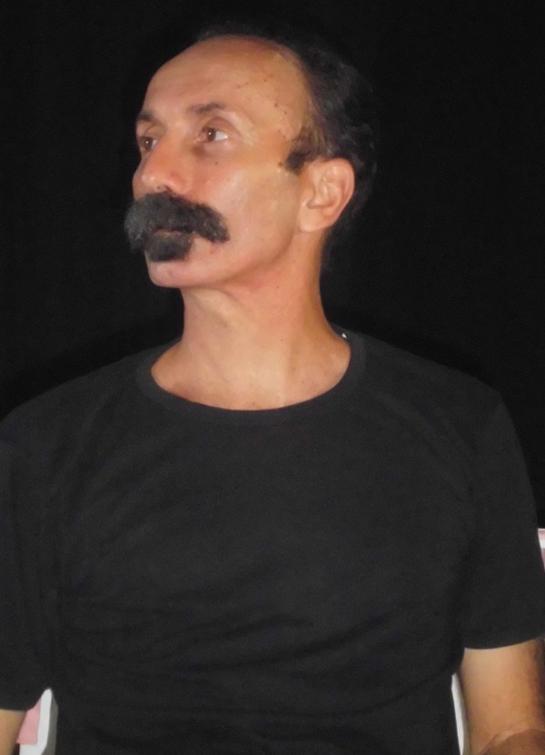 Actor Roberto Albellar