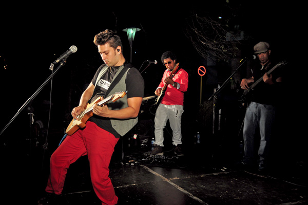Cristian Alejandro y su grupo.
