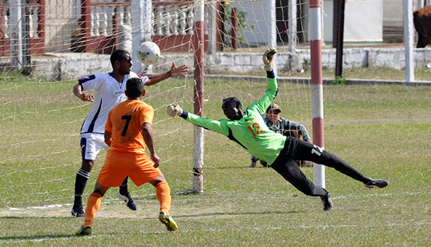 Jugada de Las Tunas provoca penal.