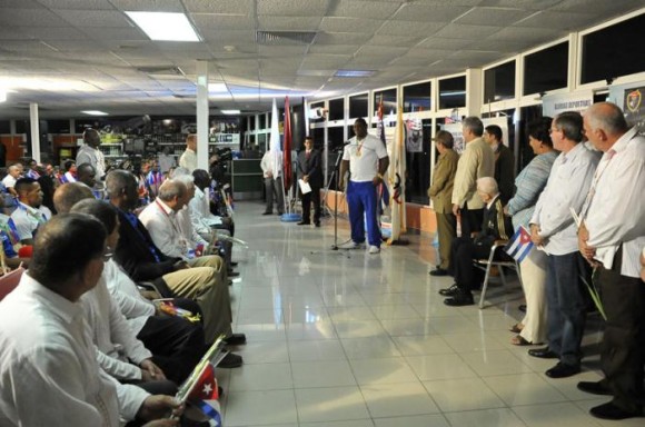Mijaí­n López habla en nombre de la delegación cubana a los Juegos Centroamericanos.