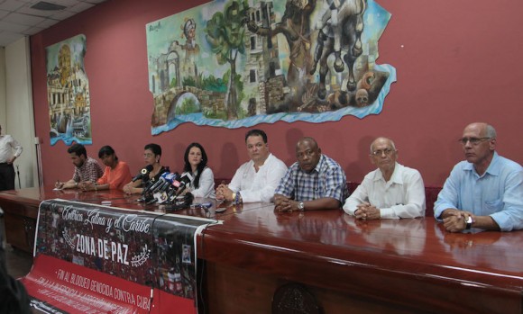 Conferencia de prensa de la delegación cubana que asiste a los Foros paralelos de la Cumbre de las Américas, en Panamá.