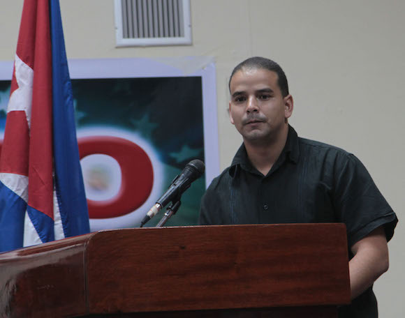 Conferencia de prensa de la delegación cubana que asiste a los Foros paralelos de la Cumbre de las Américas, en Panamá.
