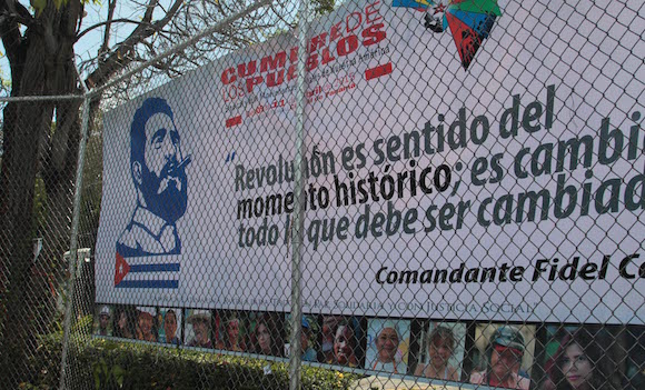 Conferencia de prensa de la delegación cubana que asiste a los Foros paralelos de la Cumbre de las Américas, en Panamá.