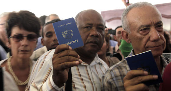 delegacion-cubana-se-retira-foro-sociedad-civil2
