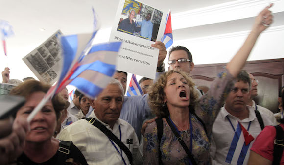 delegacion-cubana-se-retira-foro-sociedad-civil8