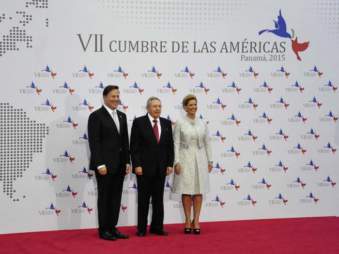 raul-castro-junto-juan-carlos-varela