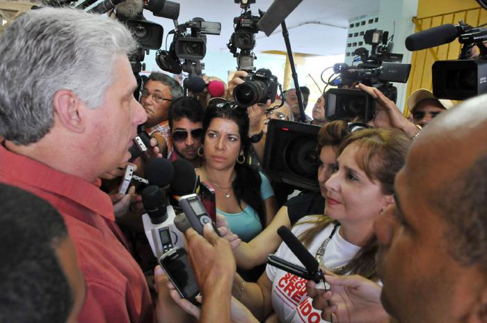 Miguel Dí­az Canel ofrece declraciones a la prensa