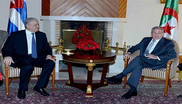 Encuentro de Raúl Castro con Abdelmalek Sellal, en Argelia.