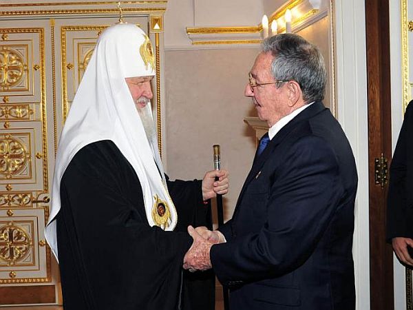 Raúl Castro Ruz y el Patriarca Kirill, de la Iglesia Ortodoxa Rusa.