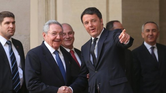 Raúl Castro y Matteo Renzi.