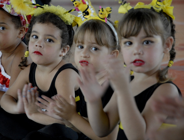 Niñas de La Colmenita de Santa Clara