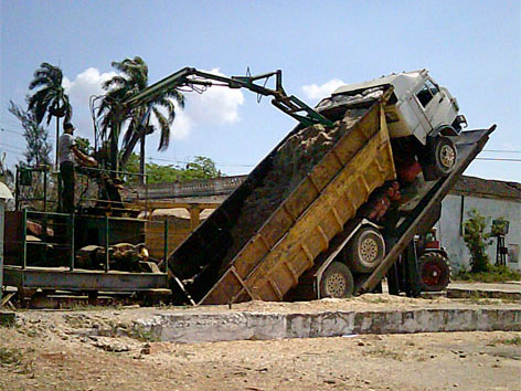 Entrada de biomasa a la refinería Chiquitico Fabregat, de Remedios. Entrada de biomasa a la refinería Chiquitico Fabregat, de Remedios.