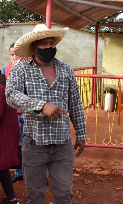 Finquero Ihosvani Fernández Navarro, de Sagua la Grande. Finquero Ihosvani Fernández Navarro, de Sagua la Grande.
