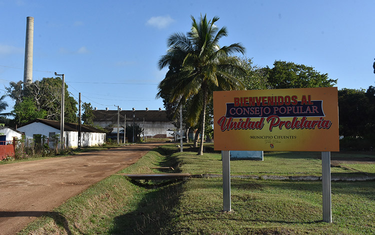 Entrada de la comunidad Unidad Proletaria, de Cifuentes, Villa Clara.