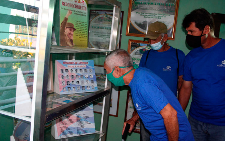 Jubilados de la empresa Azutecnia, en Villa Clara. Jubilados de la empresa Azutecnia, en Villa Clara.