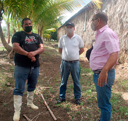 Intercambio entre especialistas y tabacaleros en Villa Clara. Intercambio entre especialistas y tabacaleros en Villa Clara.