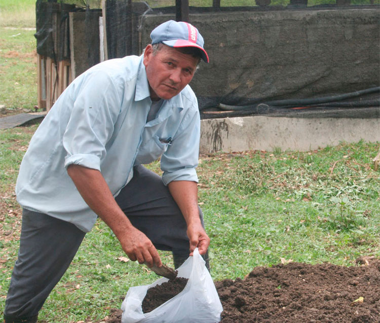 Oscar González Leiva, agrónomo y productor agroecológico. Oscar González Leiva, agrónomo y productor agroecológico.