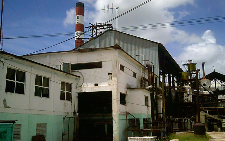 El ingenio Héctor Rodríguez, en Sagua la Grande, comprometido nuevamente con una zafra que ratifica la designación de Coloso azucarero. (Foto: Luis Machado Ordetx) El ingenio Héctor Rodríguez, en Sagua la Grande, comprometido nuevamente con una zafra que ratifica la designación de Coloso azucarero. (Foto: Luis Machado Ordetx)