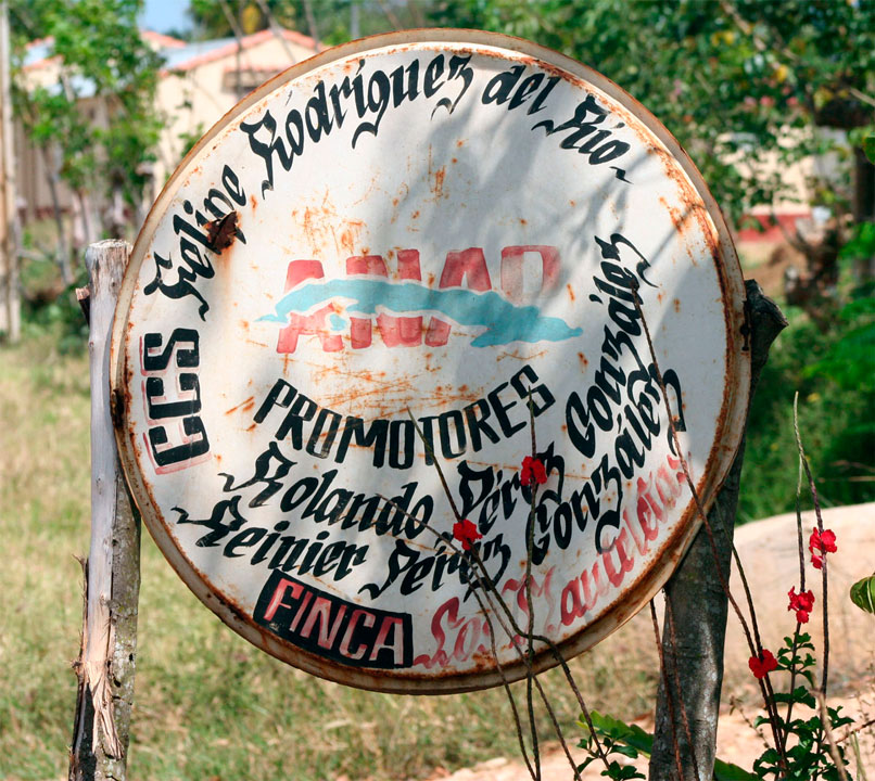 Cartel de la finca de Los Manteletas.