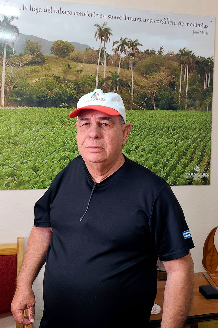 Joaquín González Castro, director de Tabaco en Placetas.