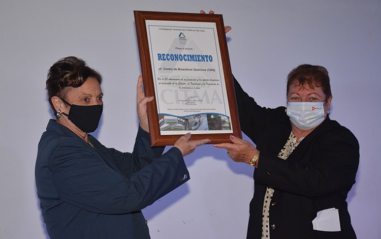 Ministerio de Ciencia, Tecnología y Medio Ambiente reconoce al Centro de Bioactivos Químicos de la UCLV. Ministerio de Ciencia, Tecnología y Medio Ambiente reconoce al Centro de Bioactivos Químicos de la UCLV.