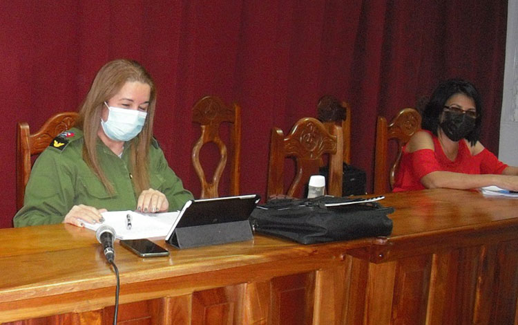 Reunión grupo científico de enfrentamiento a la COVID-19 en Villa Clara.