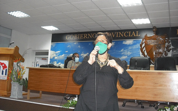 La Dra. María del Carmen Velasco Gómez se mostró partidaria de incorporar a un grupo de industrias al Polo Científico con el propósito de rescatar este potencial en los predios.