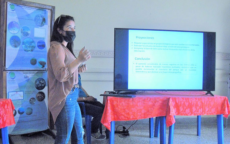 Licenciada Geidy Cruz Chávez. Licenciada Geidy Cruz Chávez.