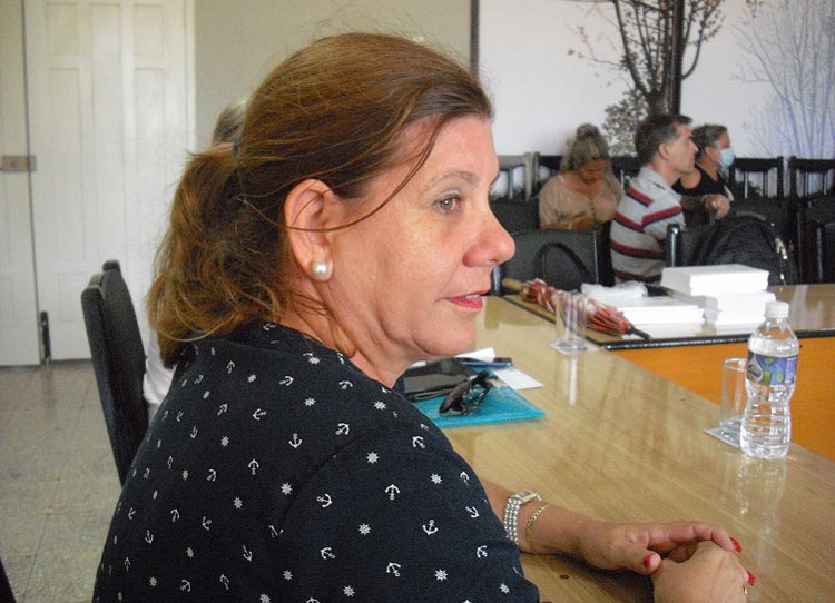 Máster Lourdes Castelo Valdés. Máster Lourdes Castelo Valdés.