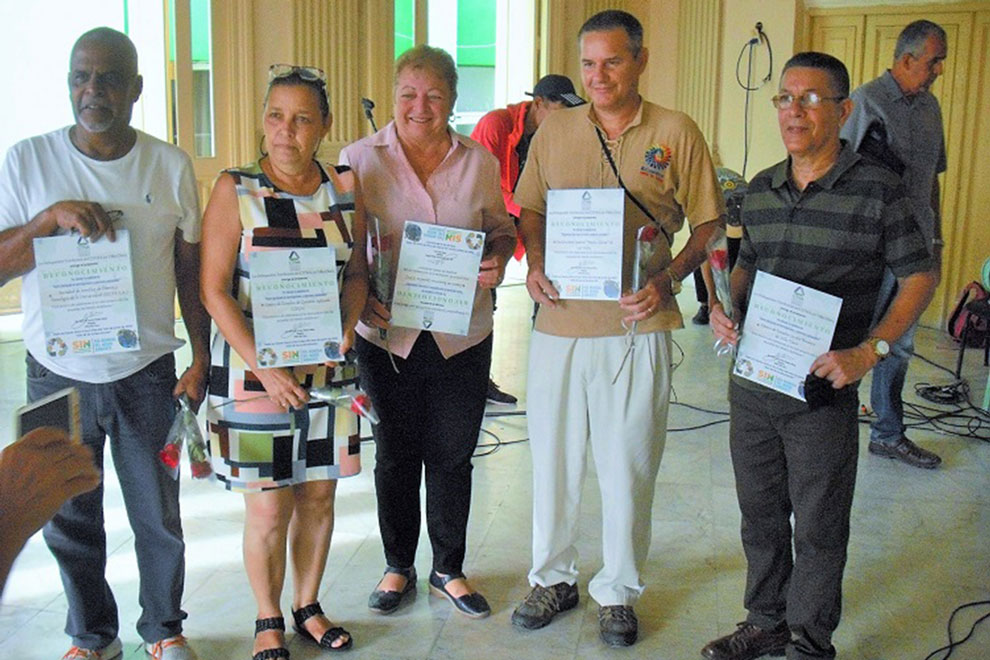 Reconocimiento a colectivos de la UCLV.