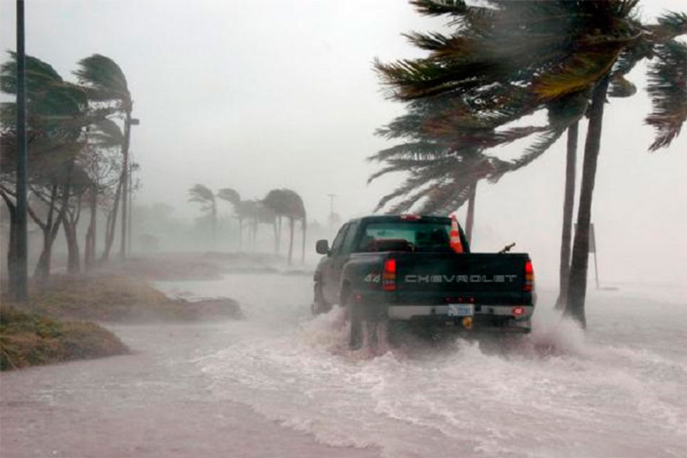 Vientos y lluvias en huracán.