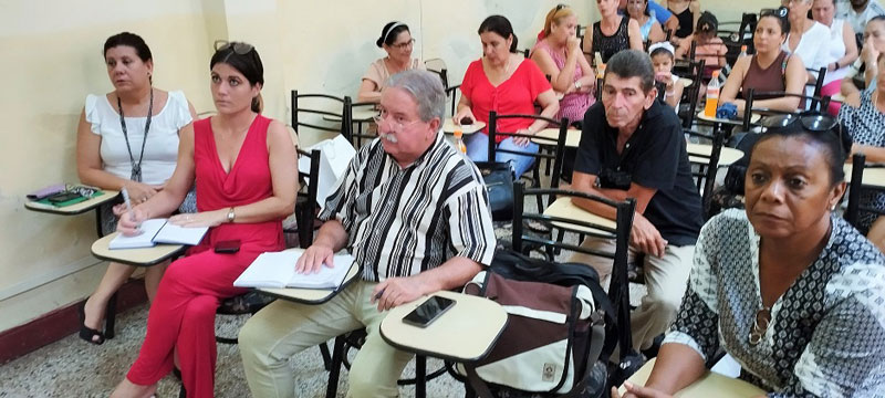 Invitados y participantes en el balance del CMP.