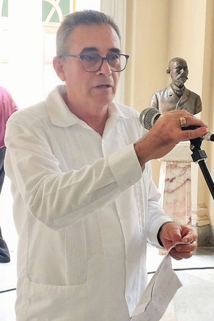 Dr. C. Luis Velázquez Pérez, presidente de la ACC.