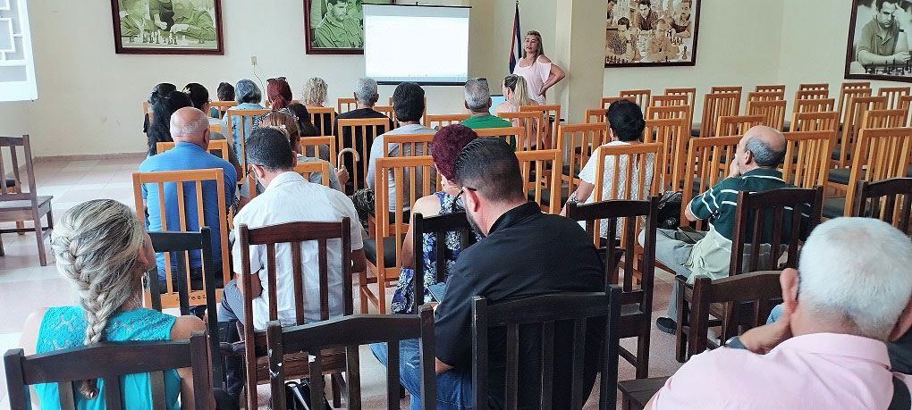 Productores, representantes de mipymes, y empresas que aplican la EC asistieron al taller Actores económicos y medio ambiente.