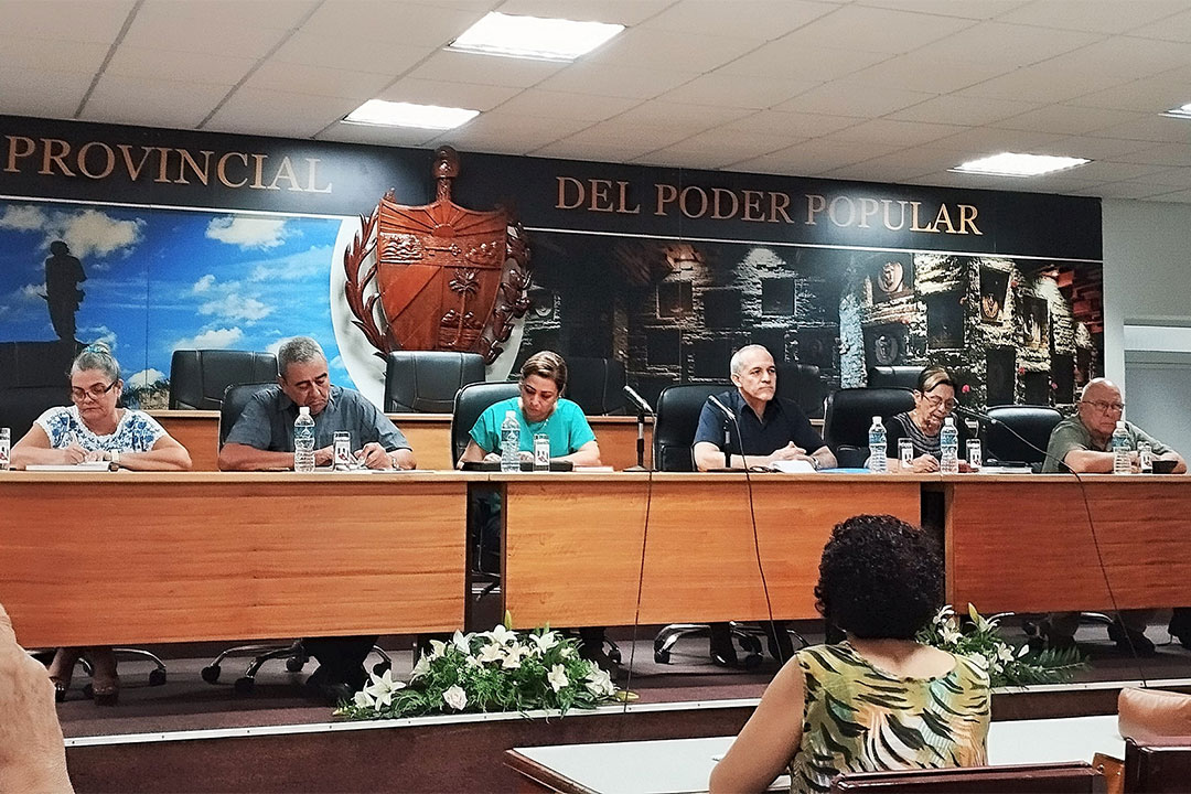 Presidencia del encuentro, al que asistió la primera secretaria del Partido en Villa Clara, Susely Morfa González.