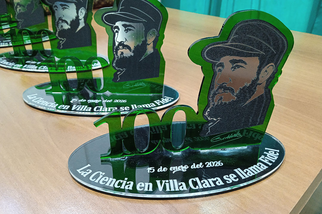 Reconocimientos entregados a científicos villaclareños.