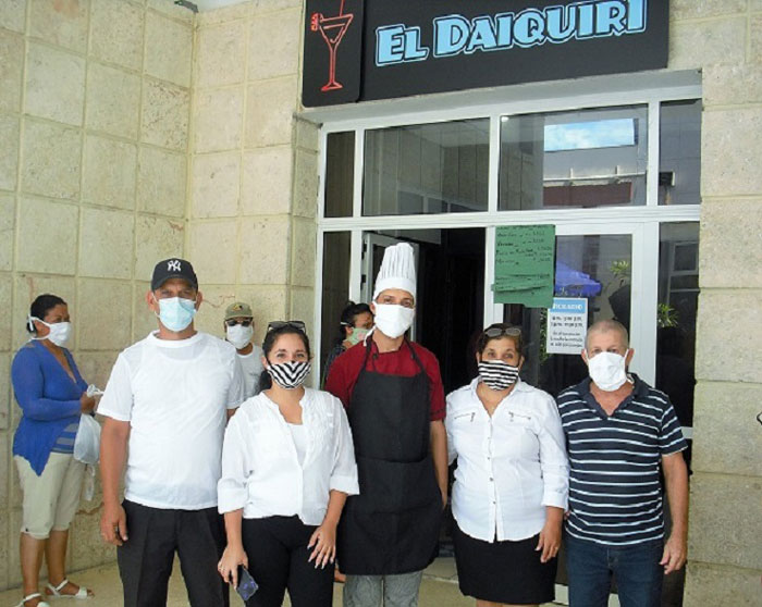 Parte del colectivo del Bar Daiquirí, de Santa Clara. Parte del colectivo del Bar Daiquirí, de Santa Clara.